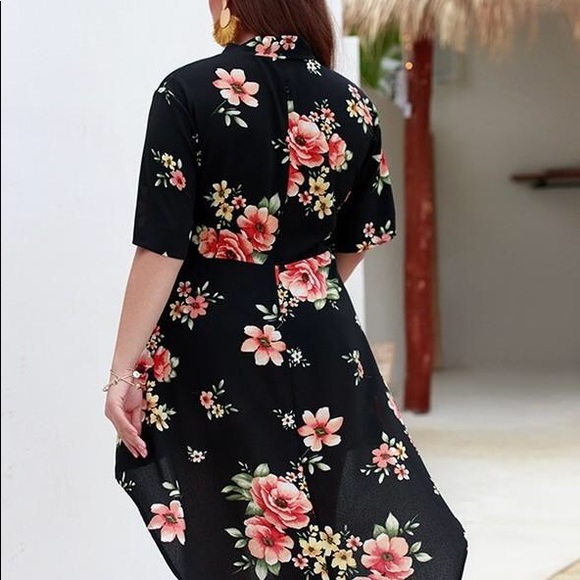 Plus Size Floral Print V Neck Mini Dresses - Picture 2 of 4